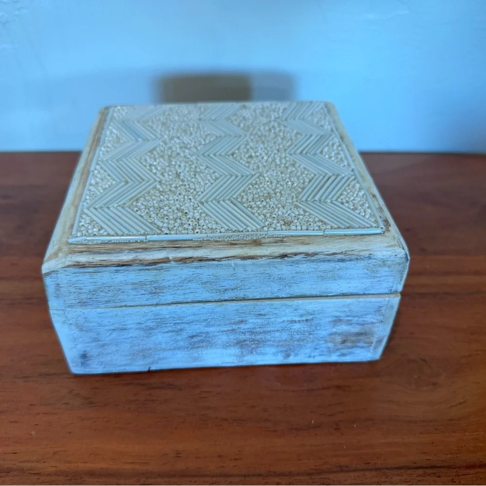 Decorative Beaded Cream and White trinket storage Box jewelry organizer‎